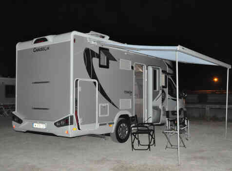 camping-car CHAUSSON TITANIUM 640  intérieur / coin salon